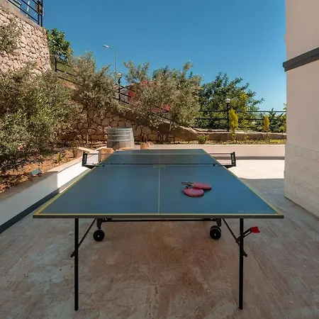 Sunshine, Kisiltas, Kalkan קס
